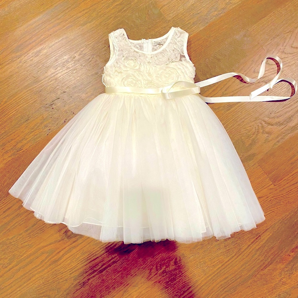 Flower Girl Dresses by Rosebuds